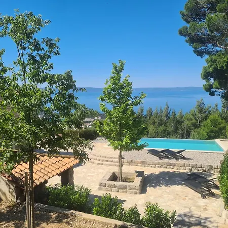 Makar 113 Villa *